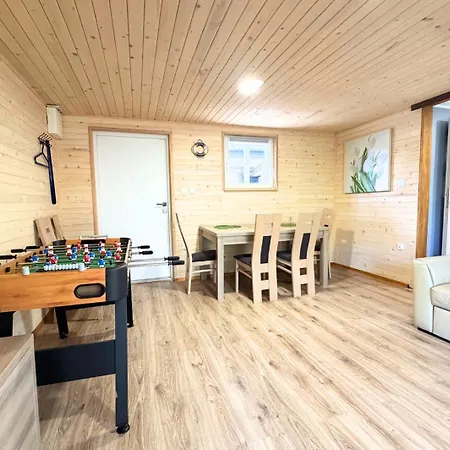Drewniany Caloroczny Prázdninový dům Dziwnów